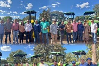 com-articulacao-de-vanda-monteiro-municipios-recebem-tratores;-deputada-agradece-bancada