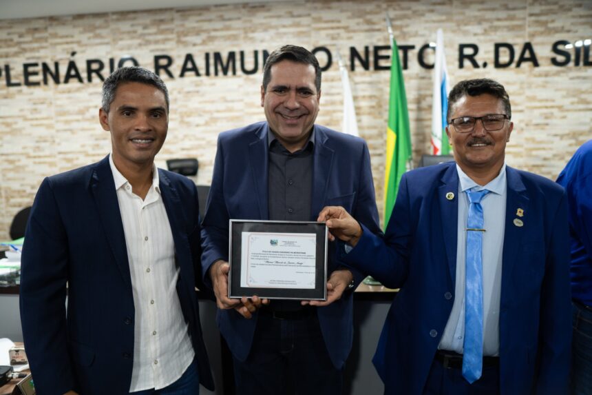 marcus-marcelo-recebe-titulo-de-cidadao-de-palmeirante-e-anuncia-novos-investimentos