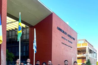 assembleia-vai-a-escola:-deputada-janad-valcari-recebe-alunos-da-escola-civico-militar-vila-uniao