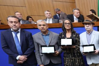 sessao-solene-pelos-36-anos-de-palmas-tem-homenagens-do-deputado-dr.-danilo-a-tres-personalidades