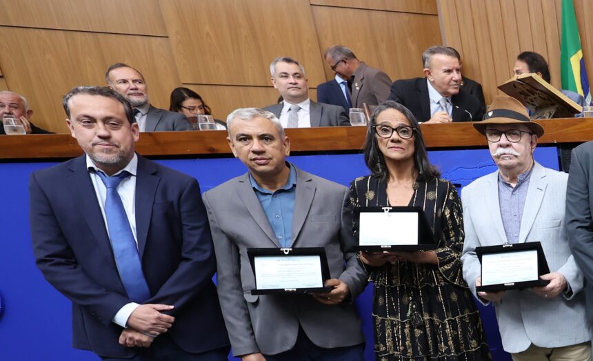 sessao-solene-pelos-36-anos-de-palmas-tem-homenagens-do-deputado-dr.-danilo-a-tres-personalidades