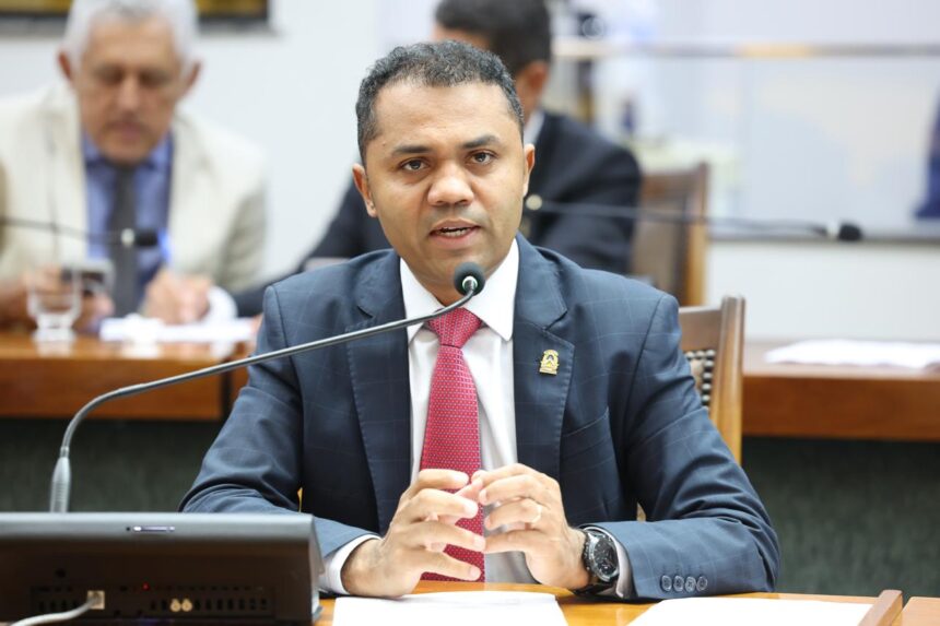 moisemar-marinho-solicita-conclusao-da-recuperacao-asfaltica-da-to-336-entre-guarai-e-colmeia