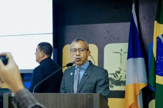 foram-encaminhados-para-as-comissoes-diversos-projetos,-entre-eles-o-do-presidente-max-fleury,-que-institui-o-programa-“visao-nota-10”