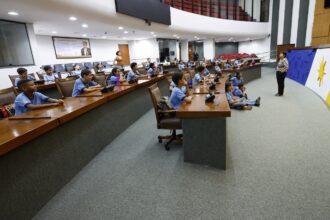 projeto-visita-guiada-aproxima-alunos-da-regiao-sul-de-palmas-do-parlamento-estadual