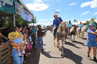 deputado-luciano-oliveira-celebra-36-anos-de-pequizeiro-ao-lado-da-populacao