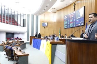 na-tribuna,-marcus-marcelo-anuncia-empenho-de-mais-de-r$-1-milhao-em-emendas-para-araguaina