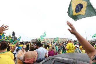 moraes-vota-para-condenar-acusado-de-liderar-acampamento-golpista