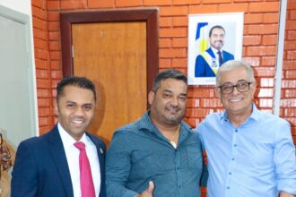 deputado-moisemar-comemora-investimento-de-r$-600-mil-para-temporada-de-praia-de-itaguatins