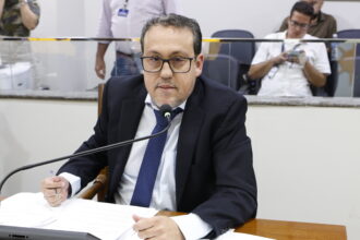 deputado-dr.-danilo-alencar-propoe-votos-de-aplausos-a-seguranca-publica-do-tocantins