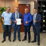 deputado-moisemar-marinho-reforca-compromisso-com-nova-olinda-ao-receber-liderancas-do-municipio