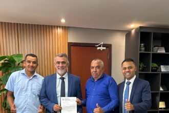 deputado-moisemar-marinho-reforca-compromisso-com-nova-olinda-ao-receber-liderancas-do-municipio