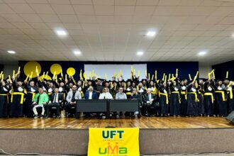 deputado-dr.-danilo-alencar-prestigia-colacao-de-grau-da-segunda-turma-da-uma-em-paraiso