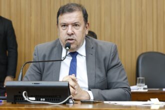 deputados-vao-analisar-pls-que-combatem-alimentos-ultraprocessados-e-tabagismo-no-tocantins