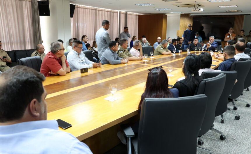 amelio-cayres-recebe-sindicalistas-e-discute-pec-do-teto