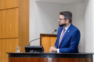 asfalto-que-da-acesso-a-ilha-do-cara,-entre-colinas-e-palmeirante,-e-solicitado-por-mantoan