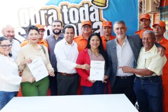 amelio-cayres-participa-de-ato-que-autoriza-obras-em-escolas-de-palmas