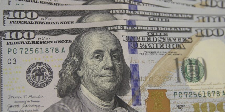 bolsa-bate-recorde,-e-dolar-cai-para-menor-valor-em-mais-de-um-ano
