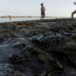 estrangeiros-atrasam-investigacao-sobre-oleo-no-litoral-do-nordeste