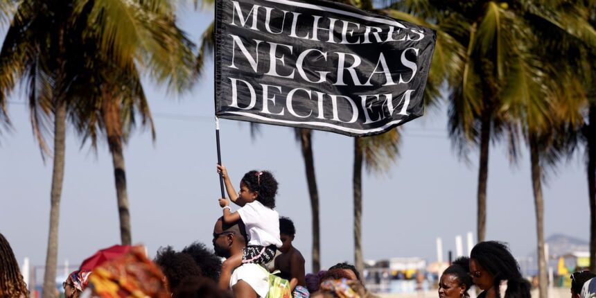 mulheres-negras-promovem-ato-politico-por-justica-social-em-copacabana