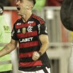 flamengo-vence-o-galo-e-e-o-novo-lider-do-campeonato-brasileiro