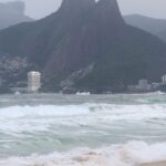 marinha-emite-aviso-de-ressaca-e-alerta-de-ventos-fortes-no-rio