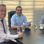 deputado-dr.-danilo-alencar-leva-demandas-de-paraiso-ao-governador-wanderlei-barbosa