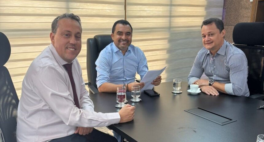 deputado-dr.-danilo-alencar-leva-demandas-de-paraiso-ao-governador-wanderlei-barbosa