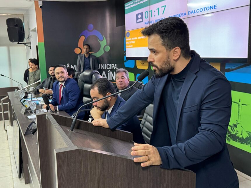 presidente-da-camara-max-fleury-entrega-mocao-de-aplauso-para-empresa-de-cosmeticos-de-araguaina