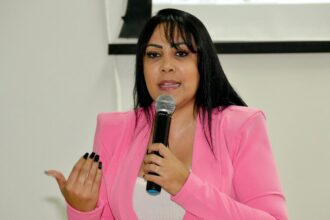 janad-valcari-solicita-pagamento-de-adicional-de-insalubridade-a-maqueiros-da-rede-estadual-de-saude