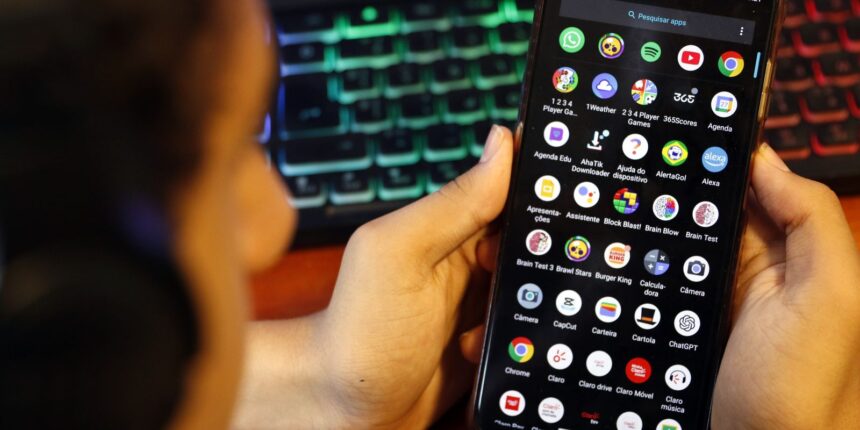 comite-finaliza-texto-com-principios-para-regulacao-de-redes-sociais