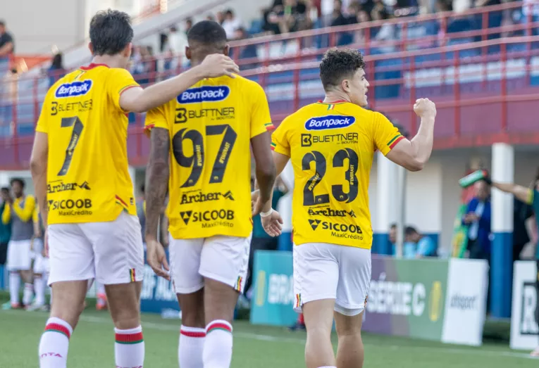 brusque-1-x-2-londrina-–-lec-faz-magica-nos-acrescimos