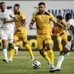 america-mg-negocia-a-contratacao-de-volante-do-goias