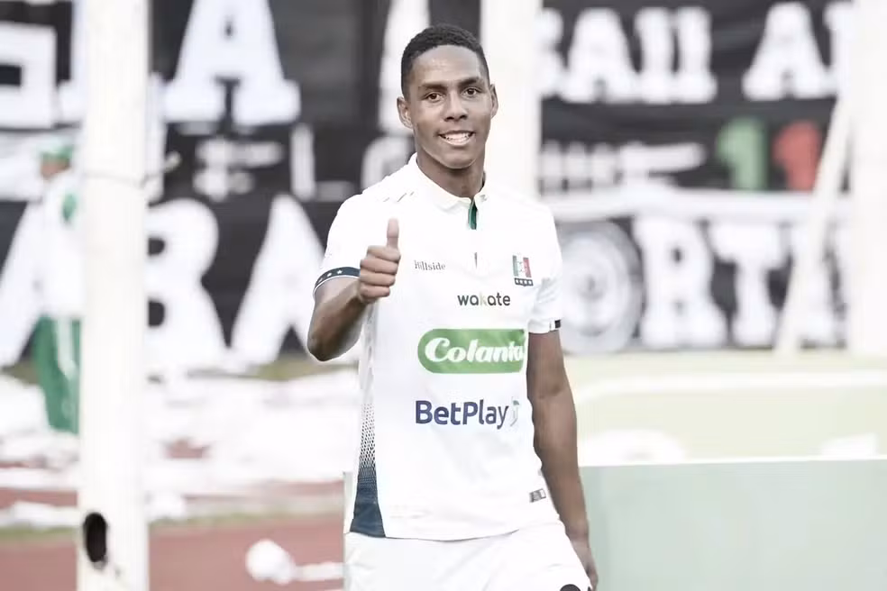 athletico-negocia-contratacao-de-zagueiro-para-fechar-elenco