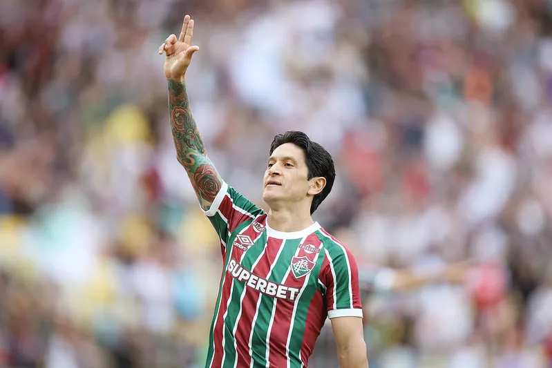 cano-sofre-entorse-no-joelho-e-vira-desfalque-no-fluminense