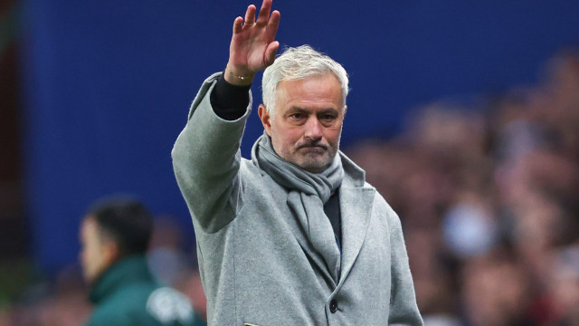 neville-e-carragher-divergem-ao-vivo-sobre-uso-de-gyokeres-no-arsenal