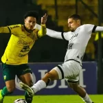 roger-machado-segue-pressionado-no-internacional;-inter-sm-e-novo-hamburgo-conquistam-o-acesso