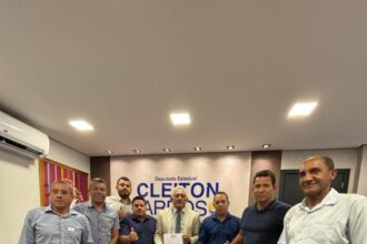 deputado-cleiton-cardoso-recebe-comitiva-de-aurora-do-tocantins-para-tratar-de-demandas-do-municipio