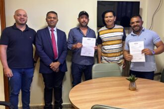 deputado-moisemar-e-vereadores-de-ponte-alta-do-tocantins-tratam-sobre-transporte-publico-na-seduc