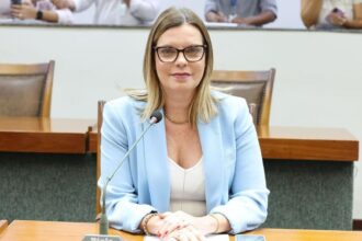 governador-atende-pedido-de-claudia-lelis-e-altera-estatuto-dos-servidores-para-proteger-mulheres