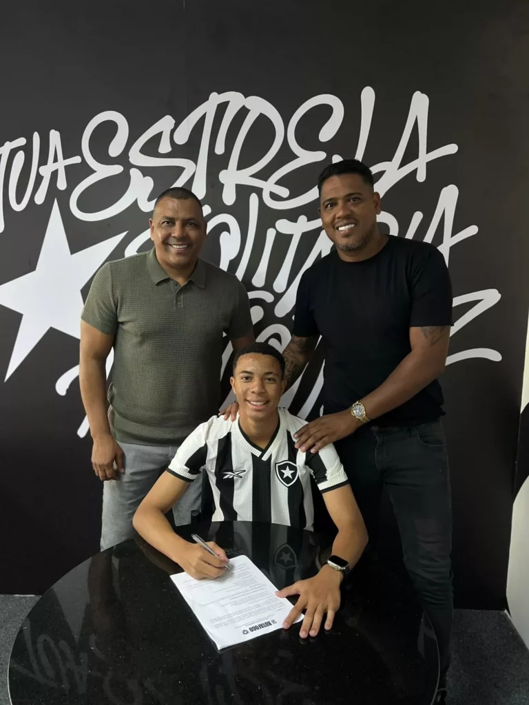 exclusivo!-casa-soccer-apresenta-garoto-destaque-de-sc-ao-botafogo-rj