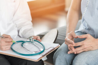 homem-abandona-cachorro-no-aeroporto-de-florianopolis-e-e-preso-ao-chegar-a-brasilia