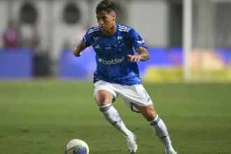 cruzeiro-faz-golacos,-supera-inter-e-volta-a-incomodar-flamengo-e-palmeiras