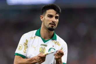 ‘flaco-roque’-destroi,-palmeiras-joga-como-selecao-e-atropela-o-sport
