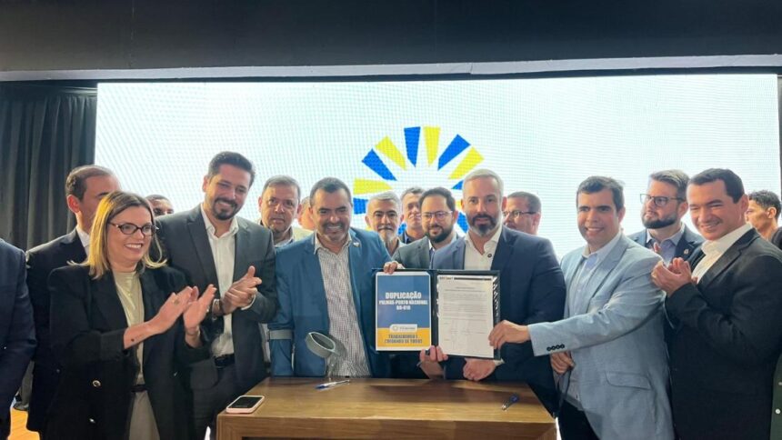 mantoan-participa-da-cerimonia-de-assinatura-de-duplicacao-da-br-010-e-federalizacao-da-to-050
