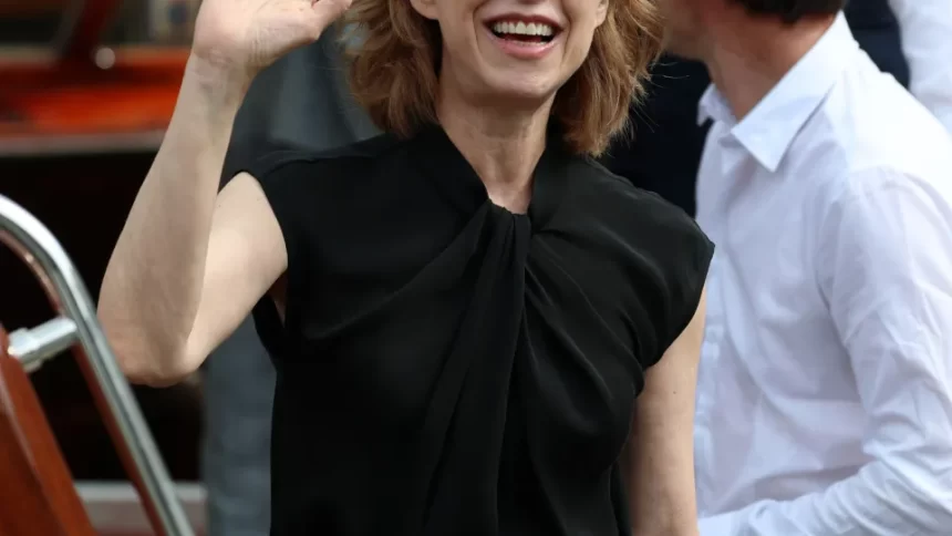 fernanda-torres-volta-ao-festival-de-veneza:-onde-‘tudo’-comecou!