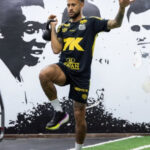 para-ancelotti-ou-santos?-recado-de-neymar-causa-polemica-na-web