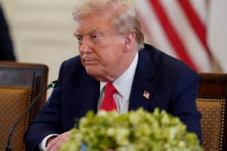 equipe-da-vanity-fair-ameaca-sair-apos-ideia-de-capa-com-melania-trump