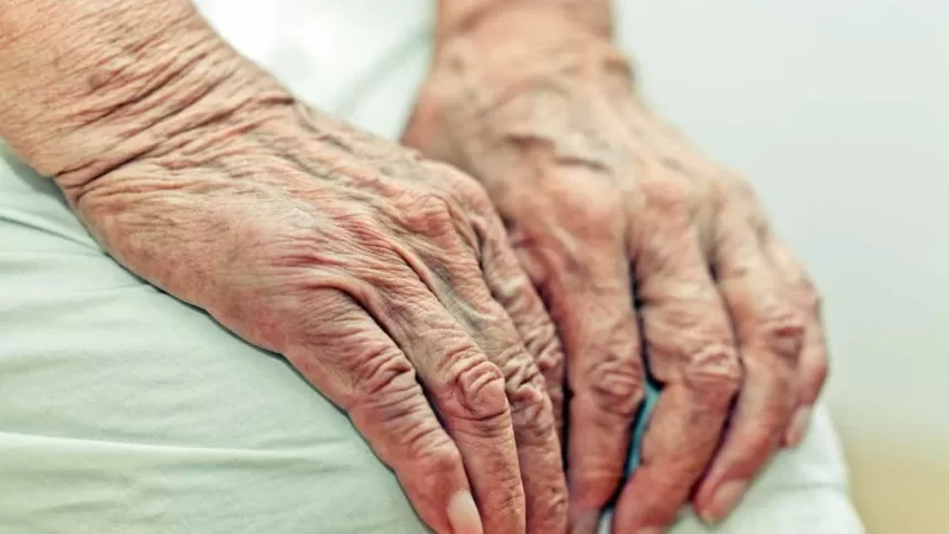 idosa-que-trabalhou-desde-os-4-anos-e-reconhecida-como-herdeira-dos-patroes