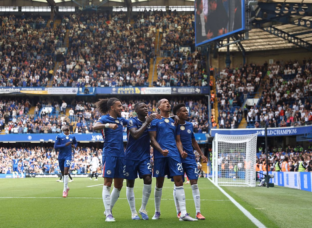 com-gol-de-joao-pedro,-chelsea-vence-e-assume-lideranca-do-campeonato