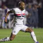 corinthians-resolve-ataque,-mas-tem-novo-drama-em-meio-a-transfer-ban